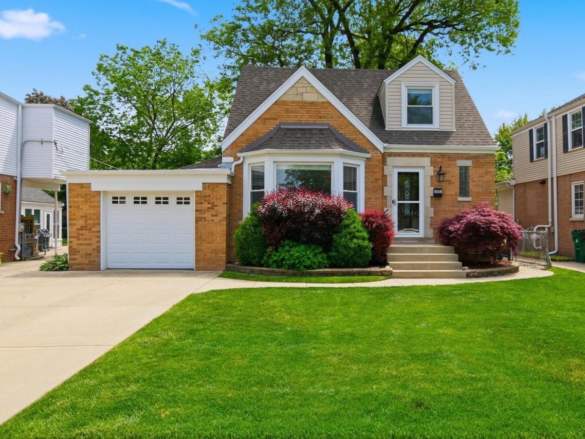 1601 S Ashland Ave., Park Ridge, IL 60068