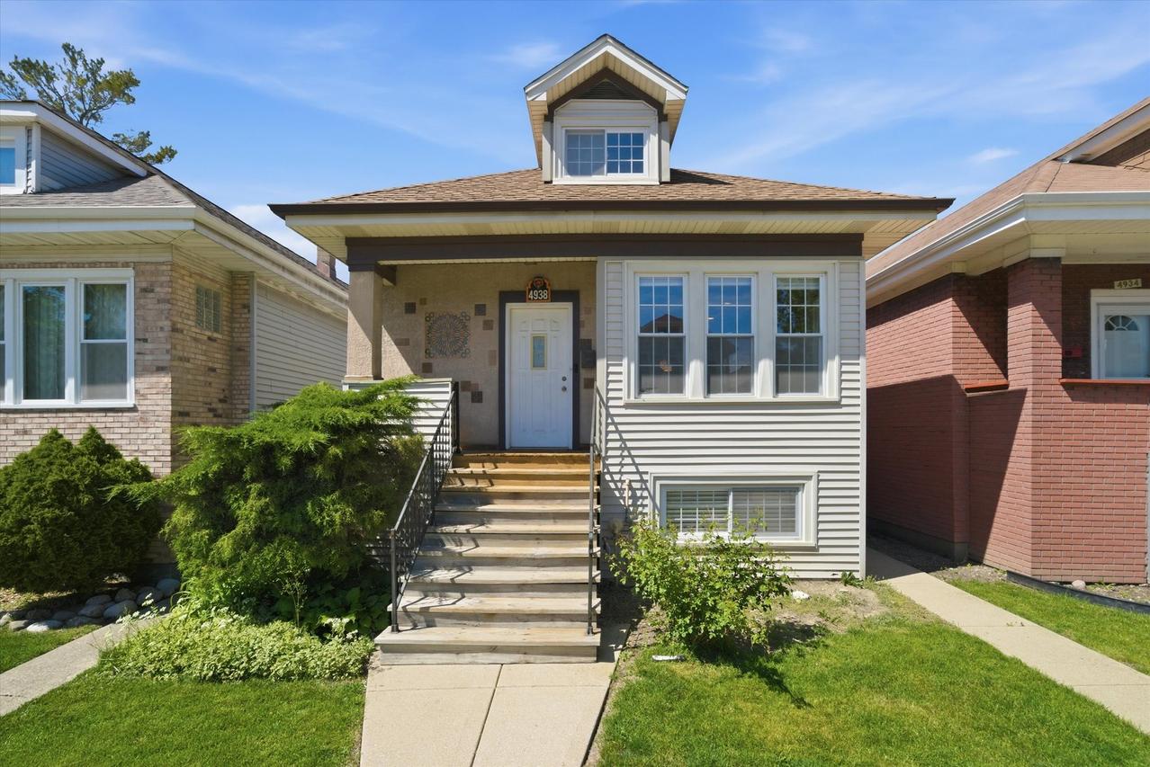 4938 W Melrose St., Chicago, IL 60641
