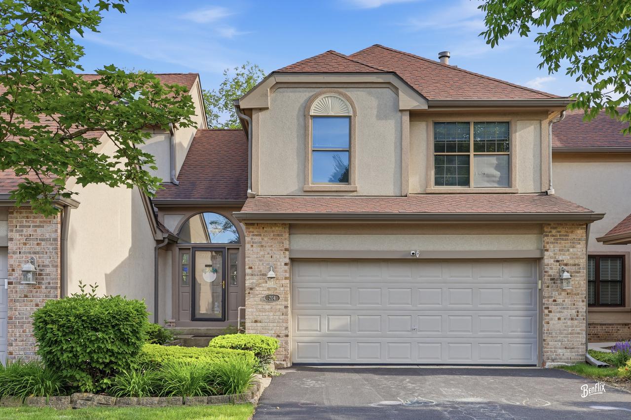 204 Bright Ridge Dr., Schaumburg, IL 60194