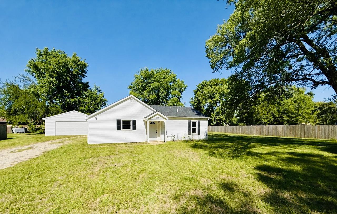 715 8th St., Colona, IL 61241