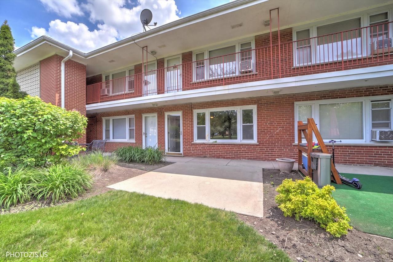 1111 Holiday Ln. #3, Des Plaines, IL 60016