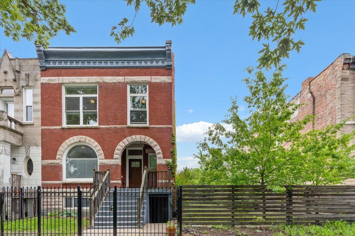 3221 W Fulton Blvd., Chicago, IL 60624