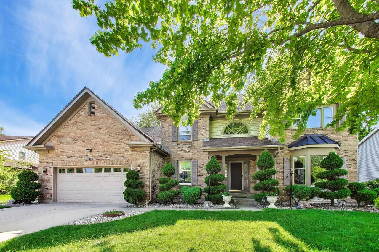 1120 Redwood Dr., Algonquin, IL 60102