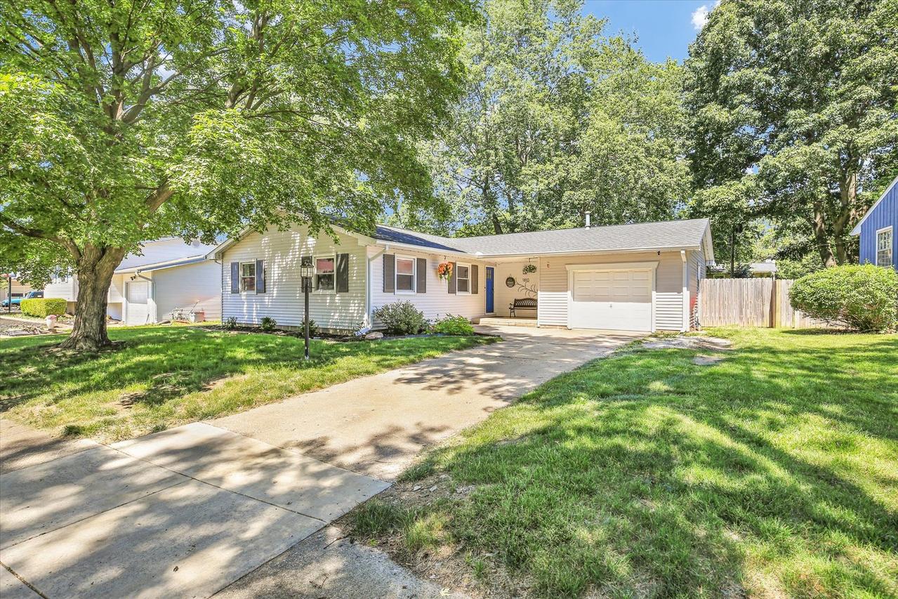 1810 Rebecca Dr., Champaign, IL 61821