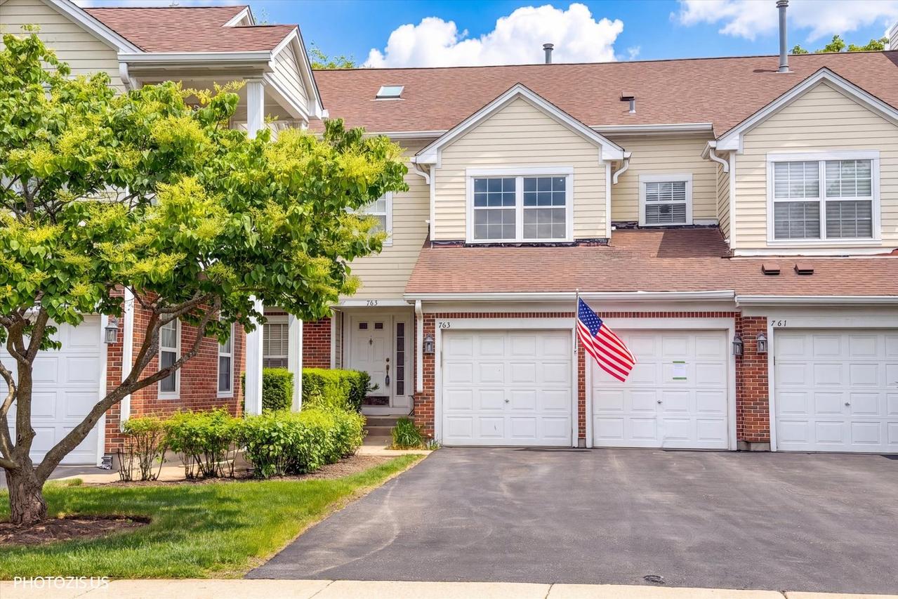 763 Grosse Pointe Cir., Vernon Hills, IL 60061
