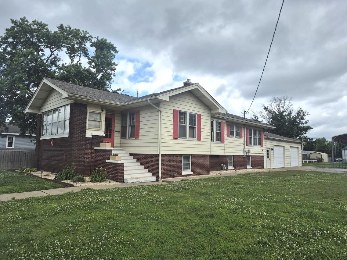 502 N Jackson St., Harrisburg, IL 62946