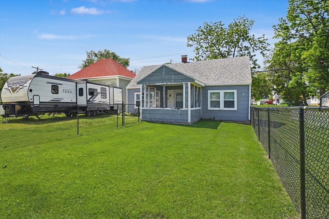 450 E Orleans St., Paxton, IL 60957