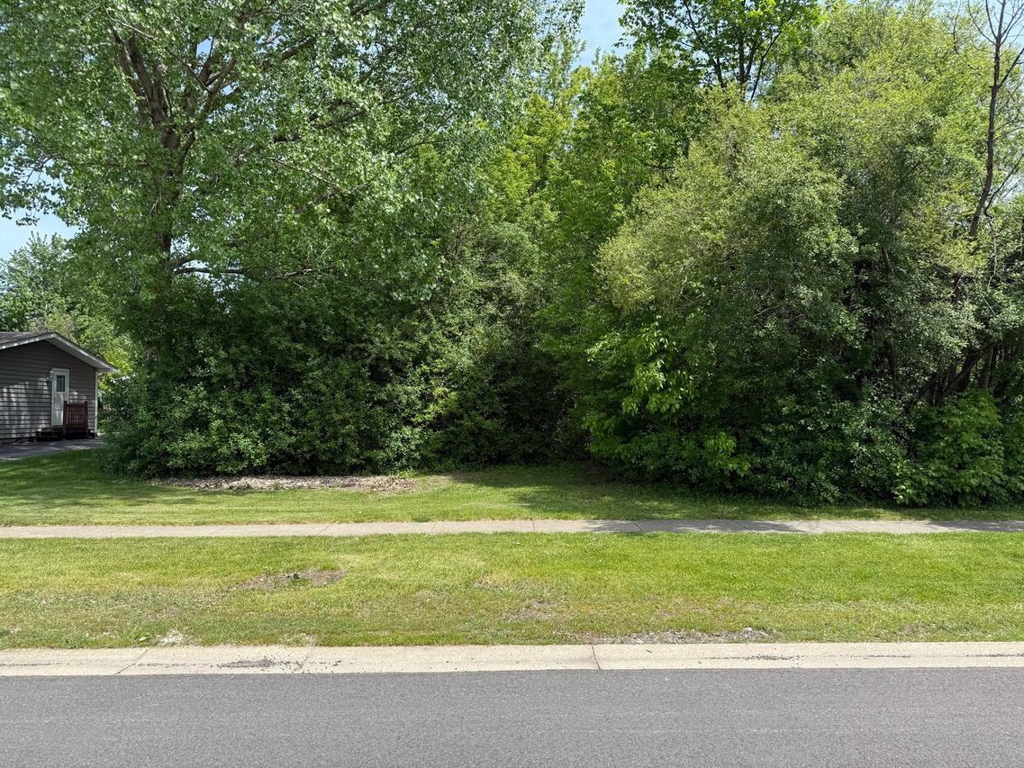 Greenview Ave., Park City, IL 60085