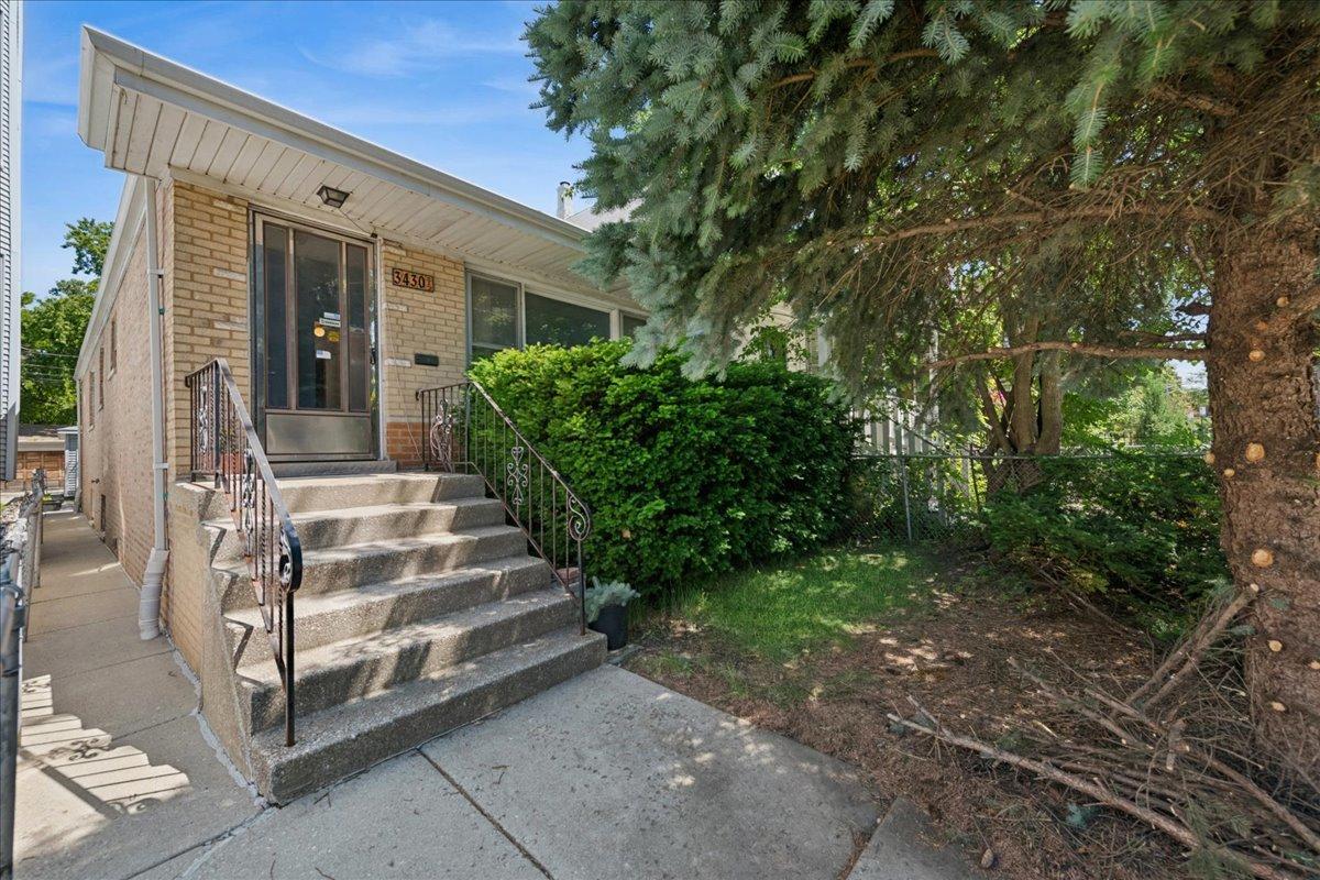 3430 W Drummond Pl., Chicago, IL 60647