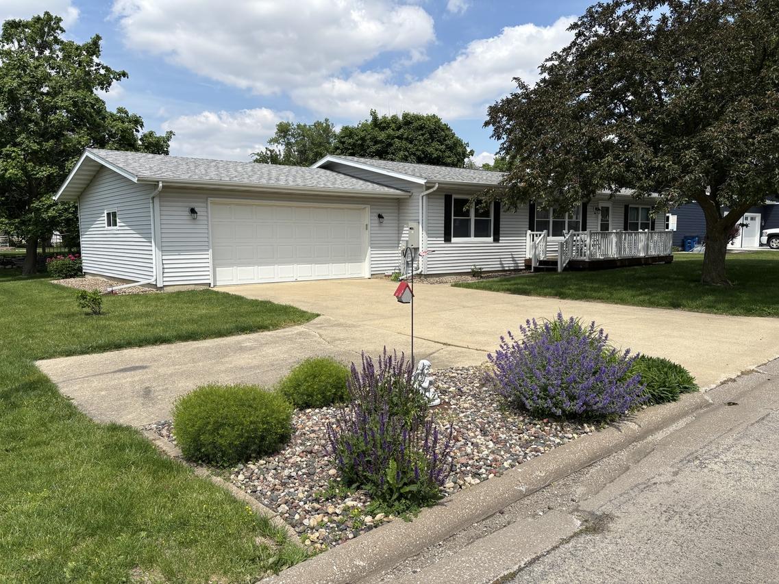1207 12th Ave., Orion, IL 61273