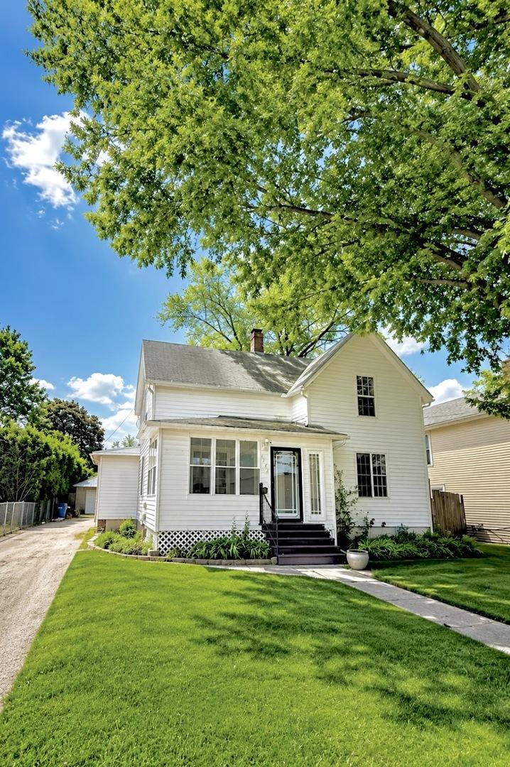 1132 E Locust St., Dekalb, IL 60115