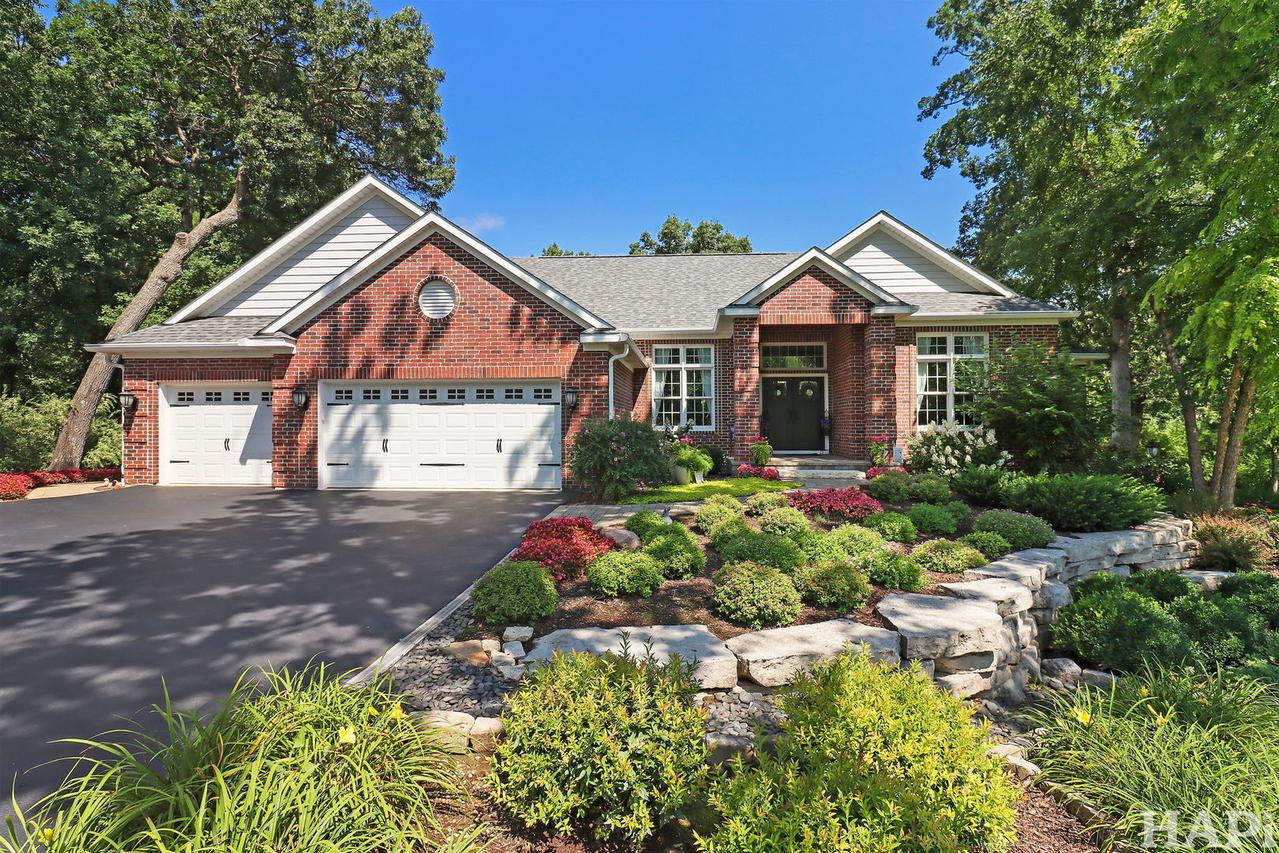 9436 Bellaire Ln., Spring Grove, IL 60081