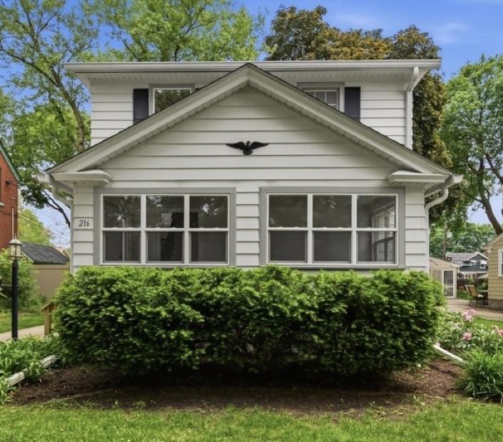 216 S Commonwealth Ave., Aurora, IL 60506