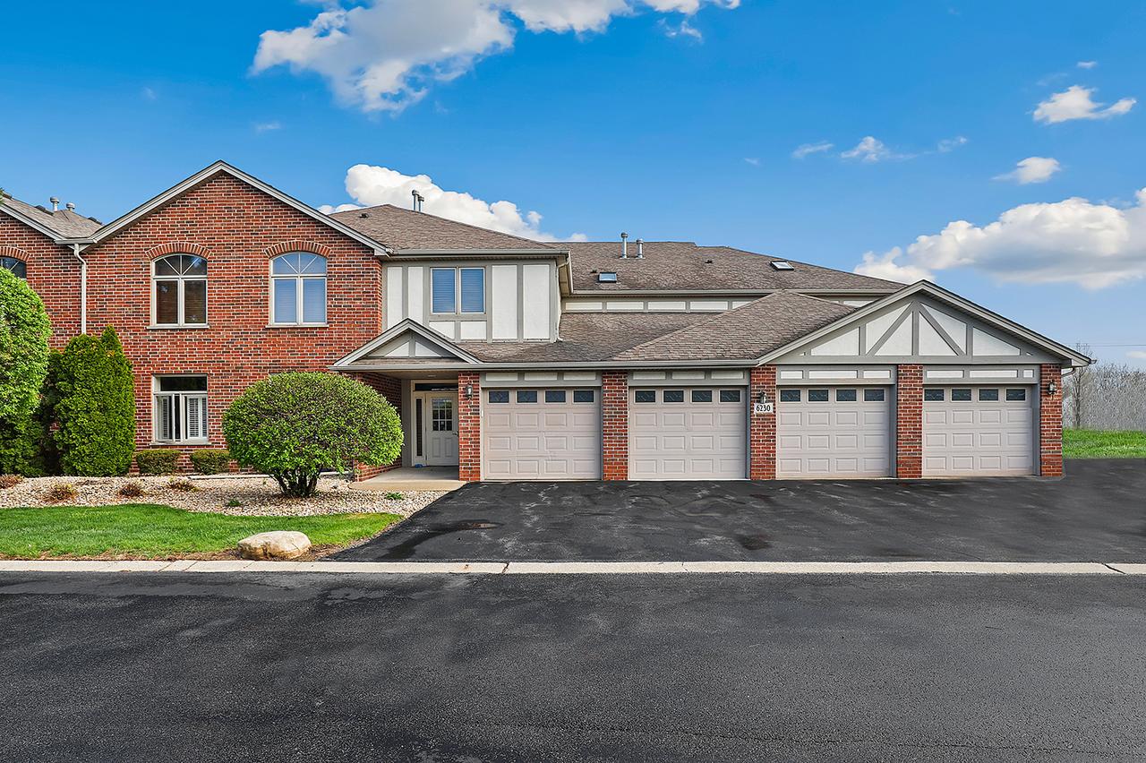6230 Misty Pines Dr. #1, Tinley Park, IL 60477