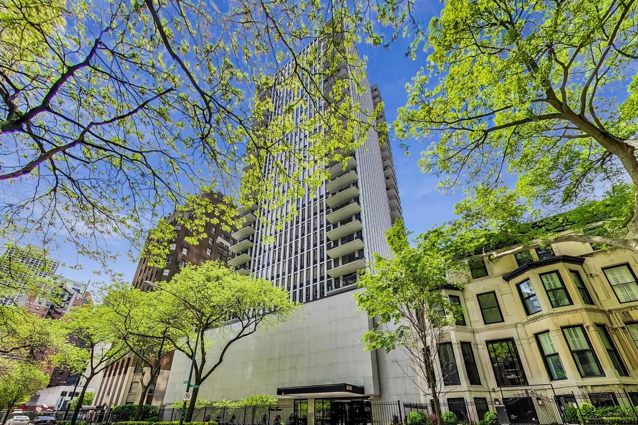 1230 N State Pkwy. #28A, Chicago, IL 60610