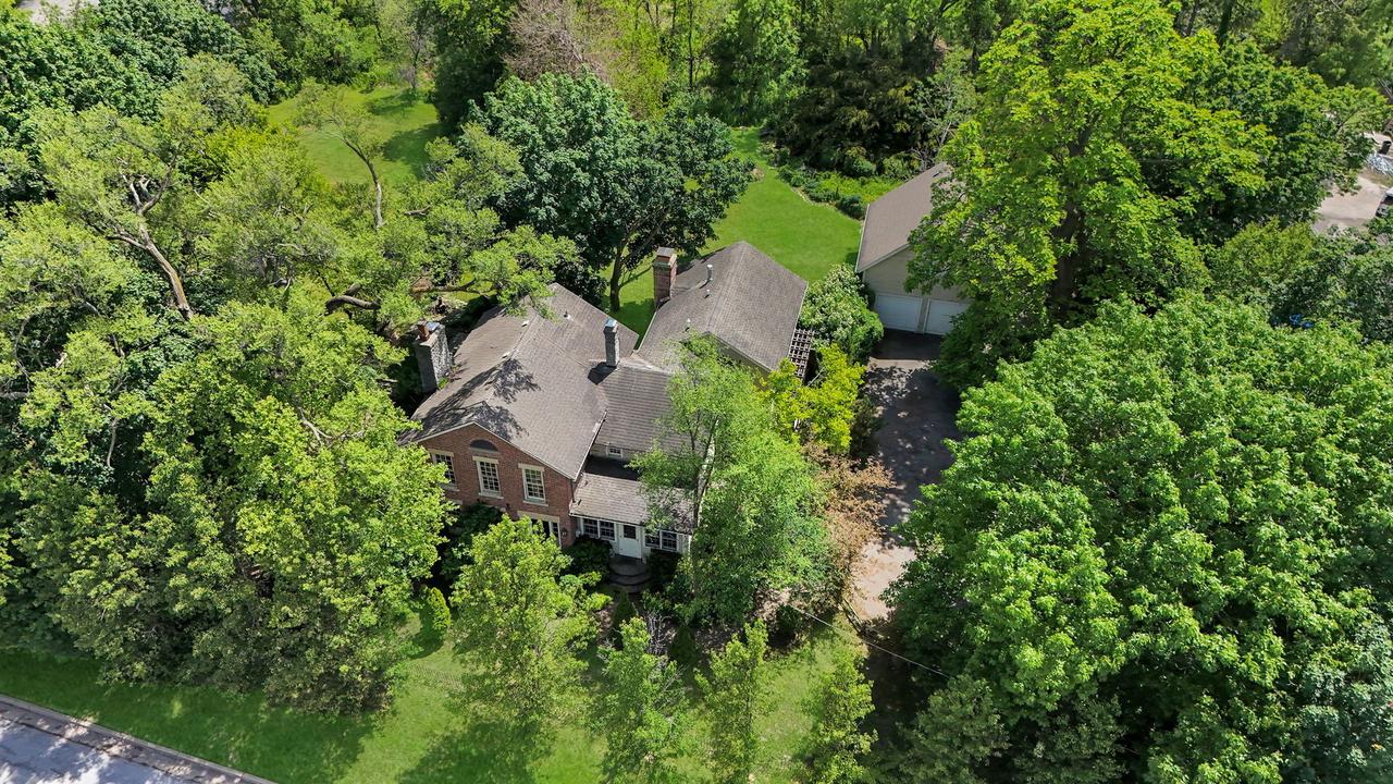 36W927 Red Gate Rd., St. Charles, IL 60175