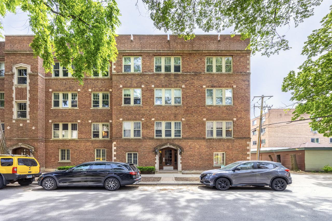 811 Erie St. #1, Oak Park, IL 60302