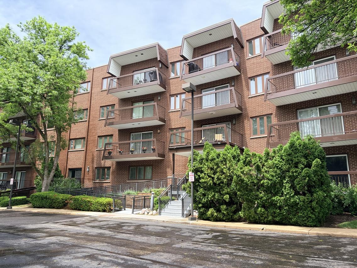 300 E Dundee Rd. #102A, Buffalo Grove, IL 60089
