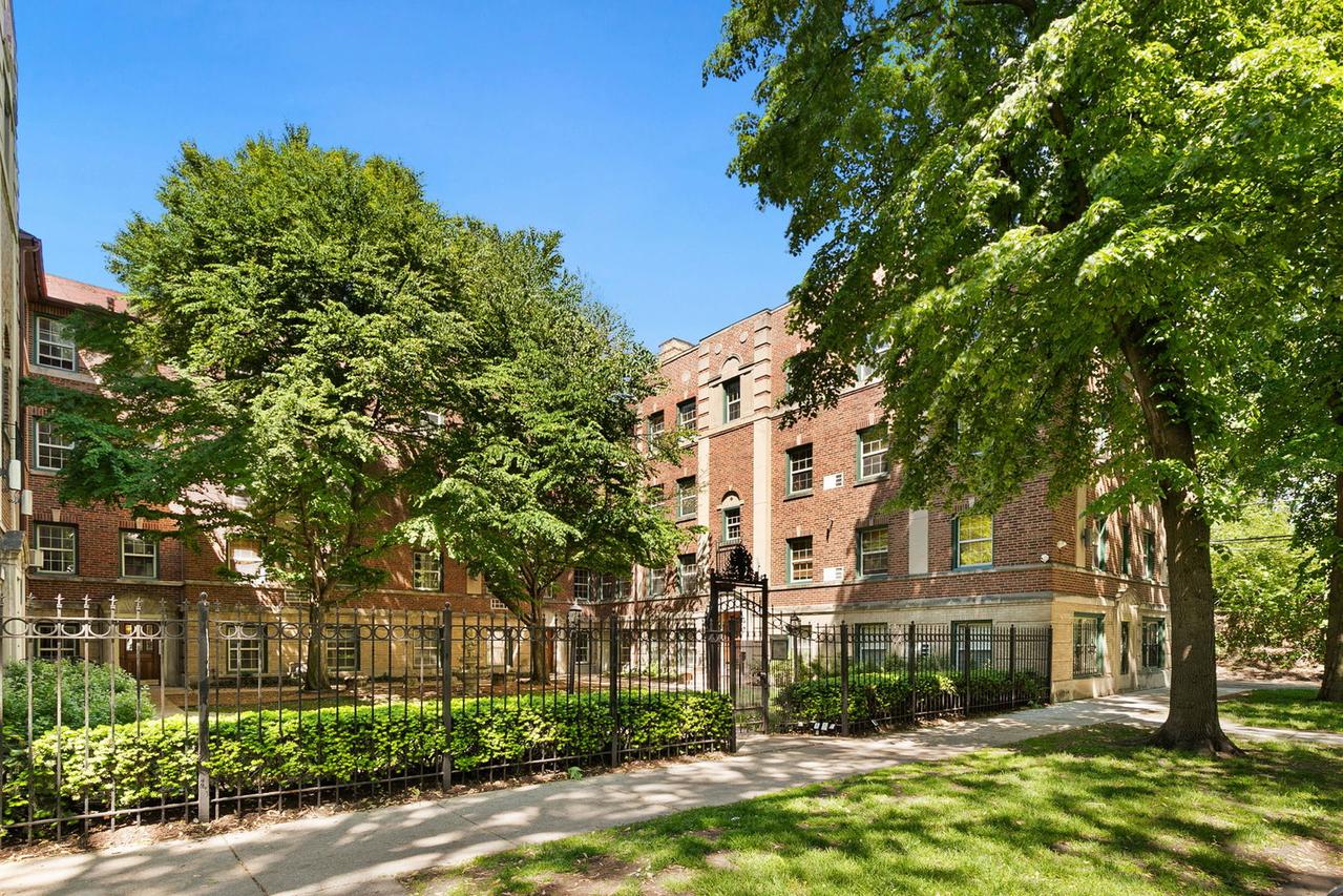 1810 W Chase Ave. #1, Chicago, IL 60626