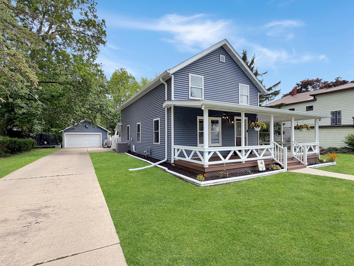 505 Oak St., Lena, IL 61048