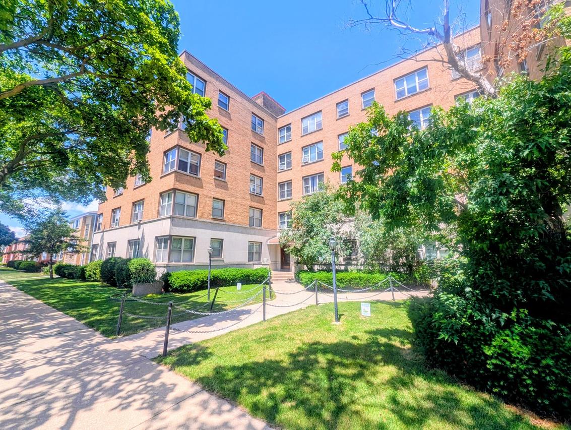 2610 W Balmoral Ave. #306, Chicago, IL 60625
