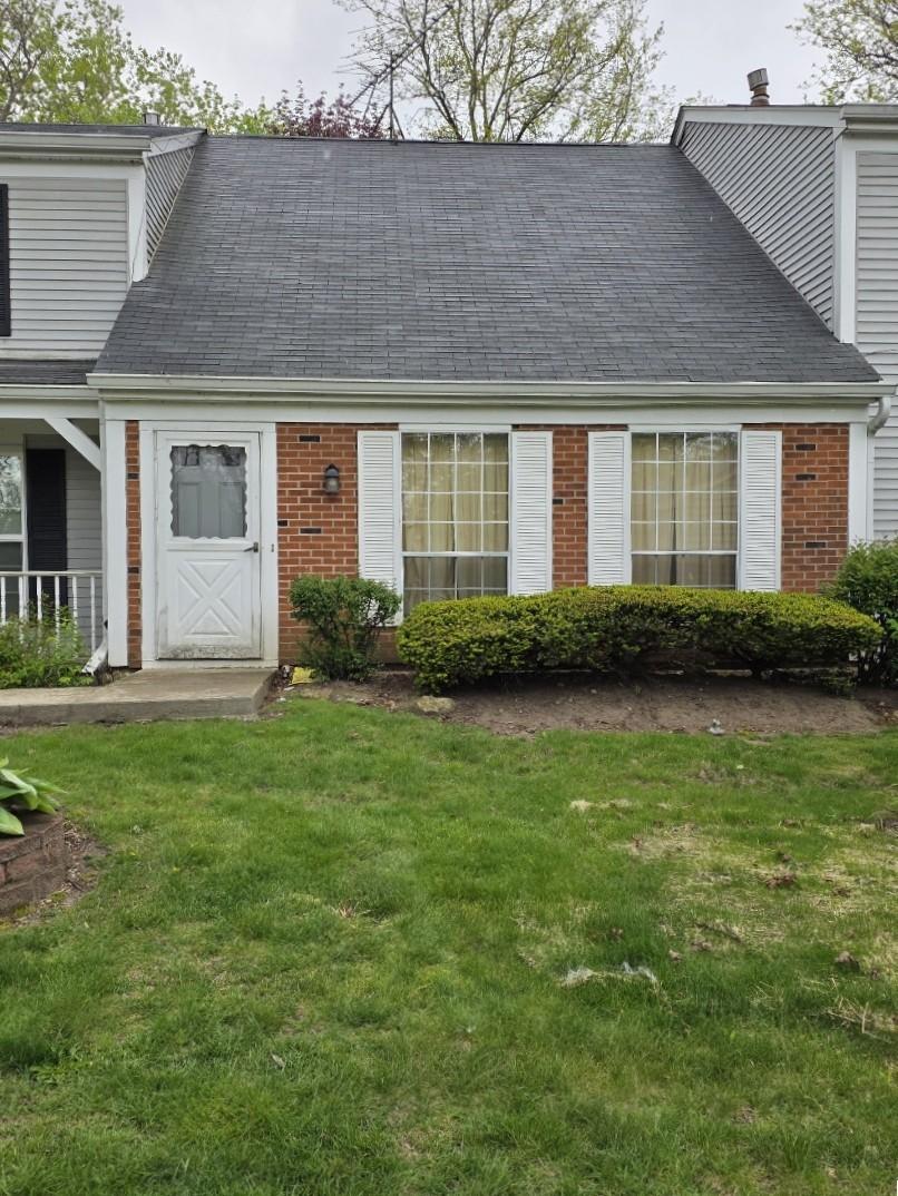 94 Hickory Ln., Cary, IL 60013