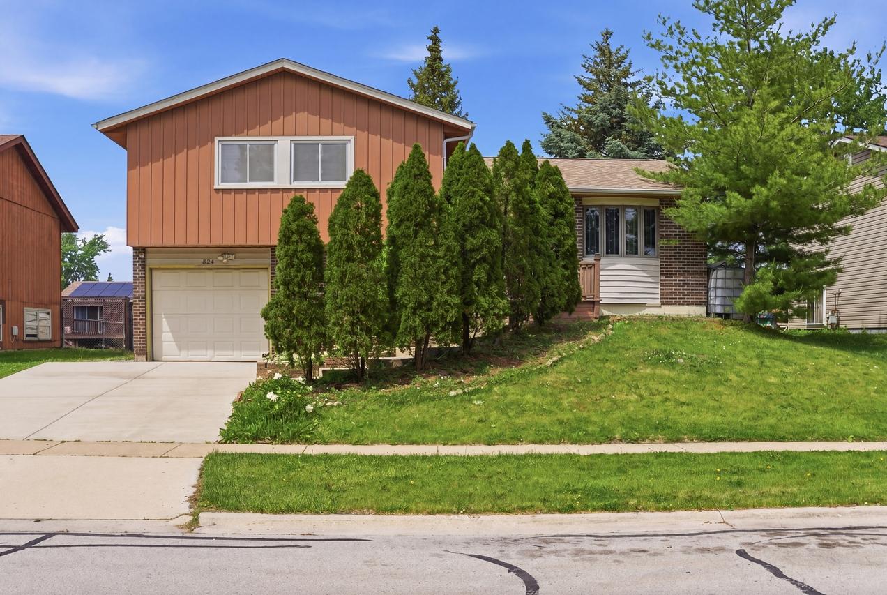 824 Oakton Ave., Romeoville, IL 60446