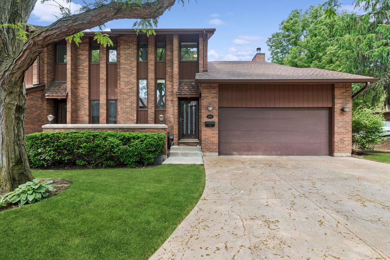 1016 Rene Ct., Park Ridge, IL 60068