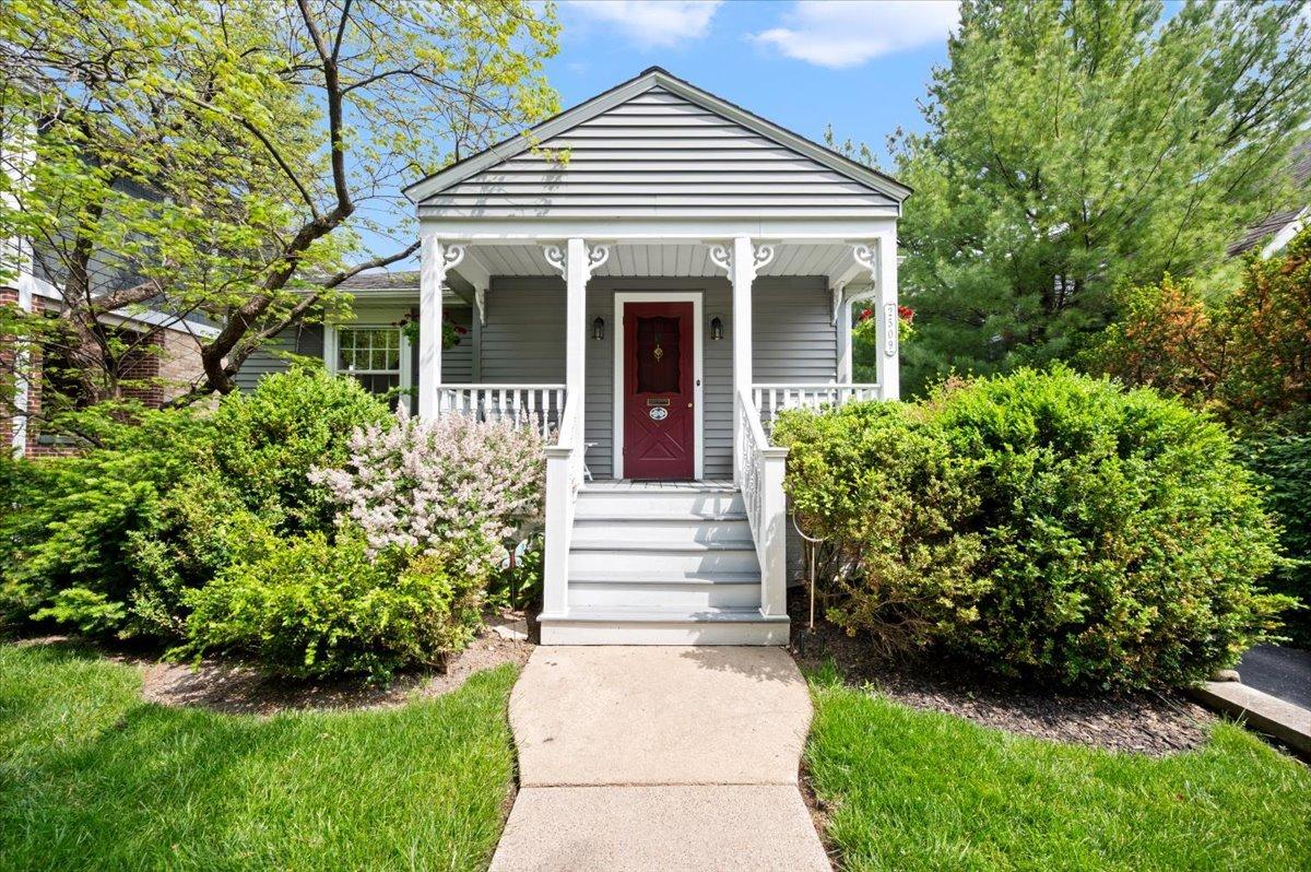2509 Thayer St., Evanston, IL 60201