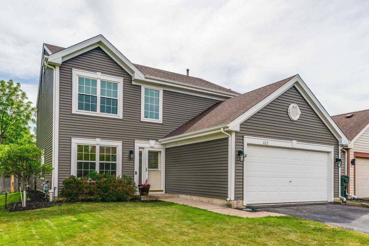 421 Rosewood Crossing, Lindenhurst, IL 60046