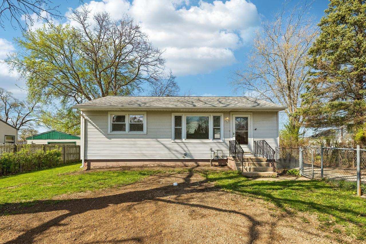 2716 Mohawk Rd., Waukegan, IL 60087