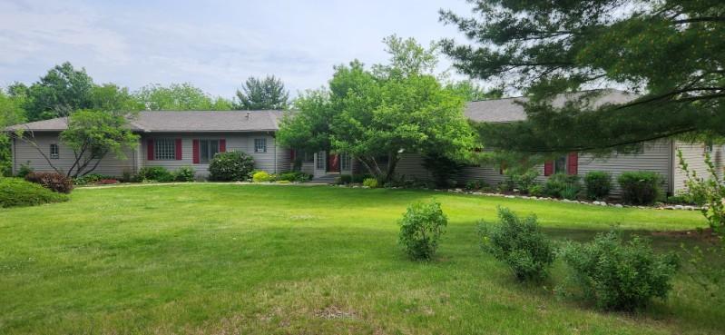 1814 Hickory Ln., Dixon, IL 61021