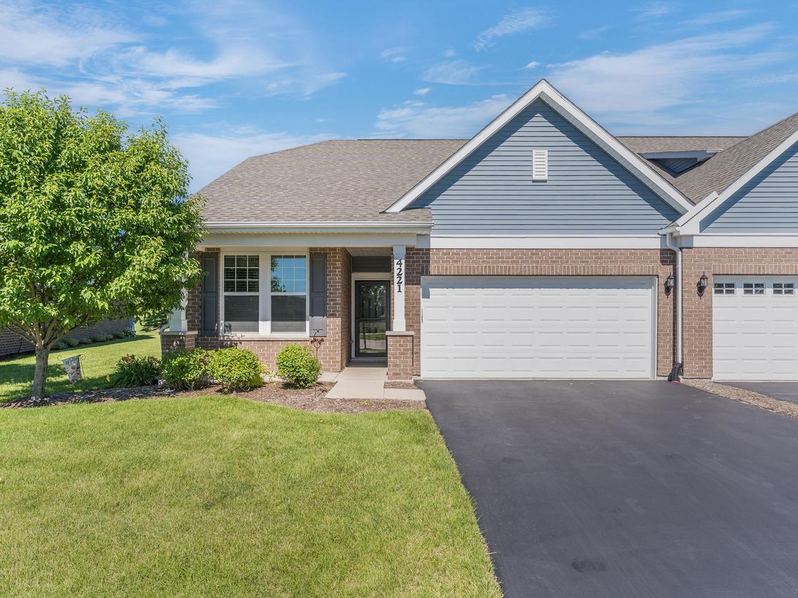 4221 Lobo Ct., Naperville, IL 60564
