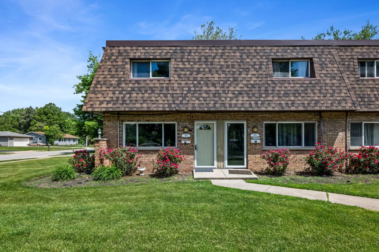 895 Richard St., Aurora, IL 60506