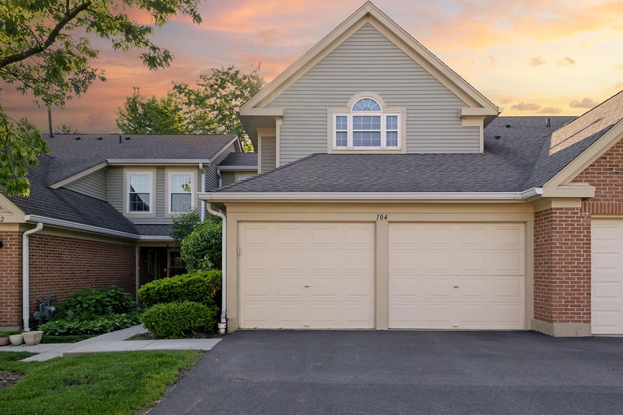 104 Thistle Ct., Schaumburg, IL 60194
