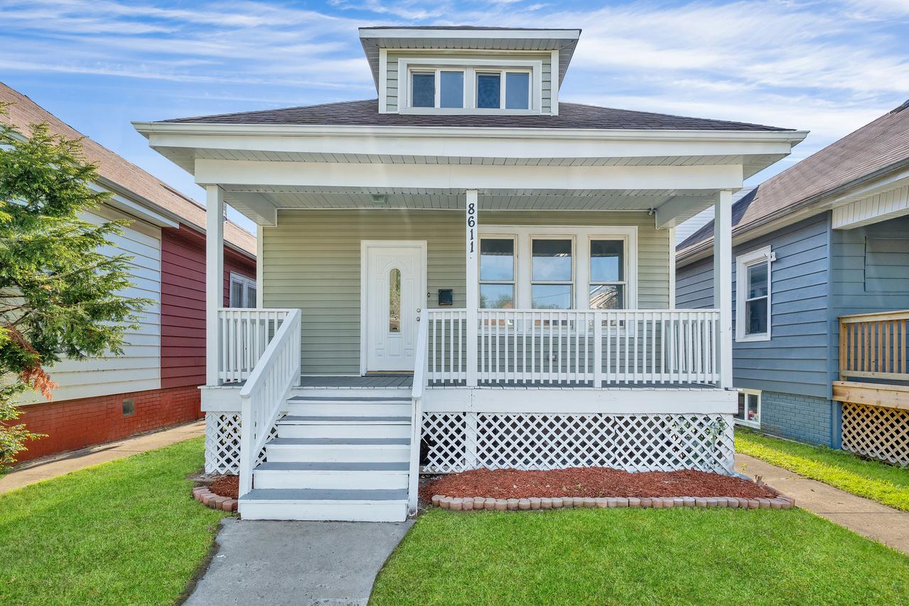 8611 S Kingston Ave., Chicago, IL 60617