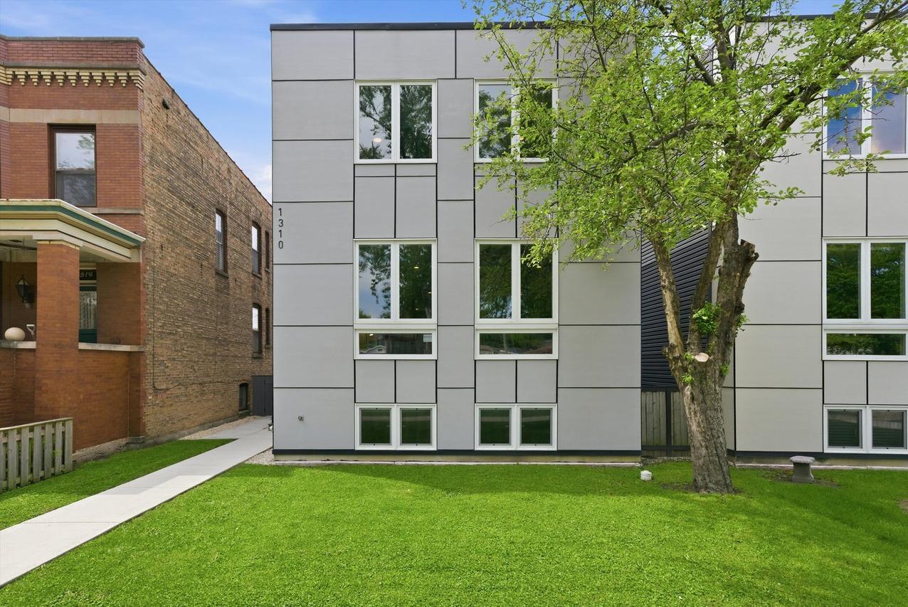 1310 Kenilworth Ave., Berwyn, IL 60402