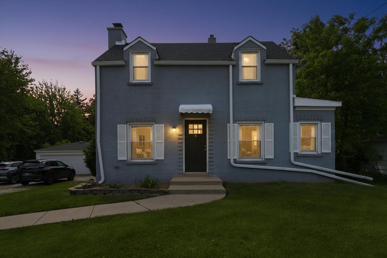 306 N Elmhurst Rd., Prospect Heights, IL 60070