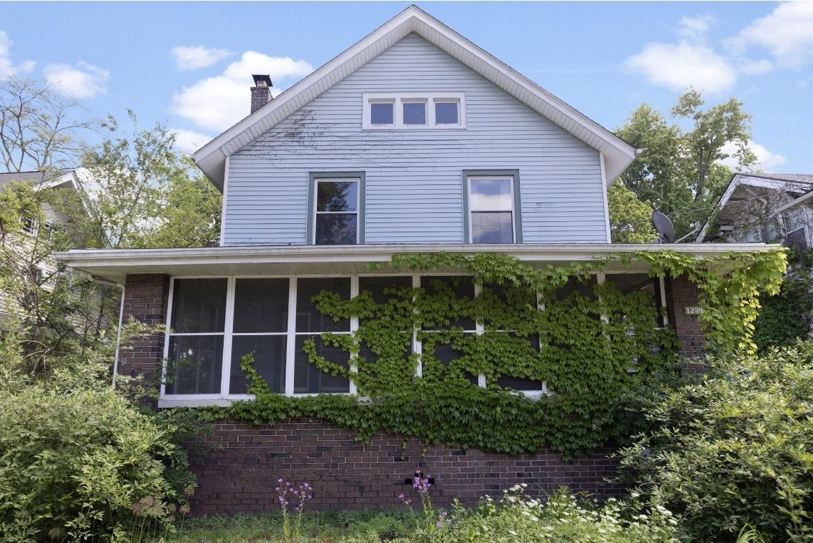 1239 Garrison Ave., Rockford, IL 61103