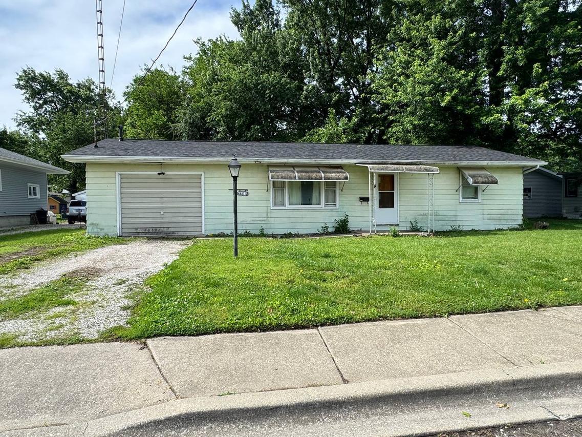 506 E Stevenson St., Taylorville, IL 62568