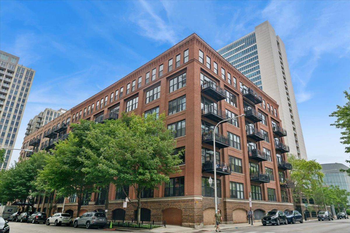 520 W Huron St. #603, Chicago, IL 60654