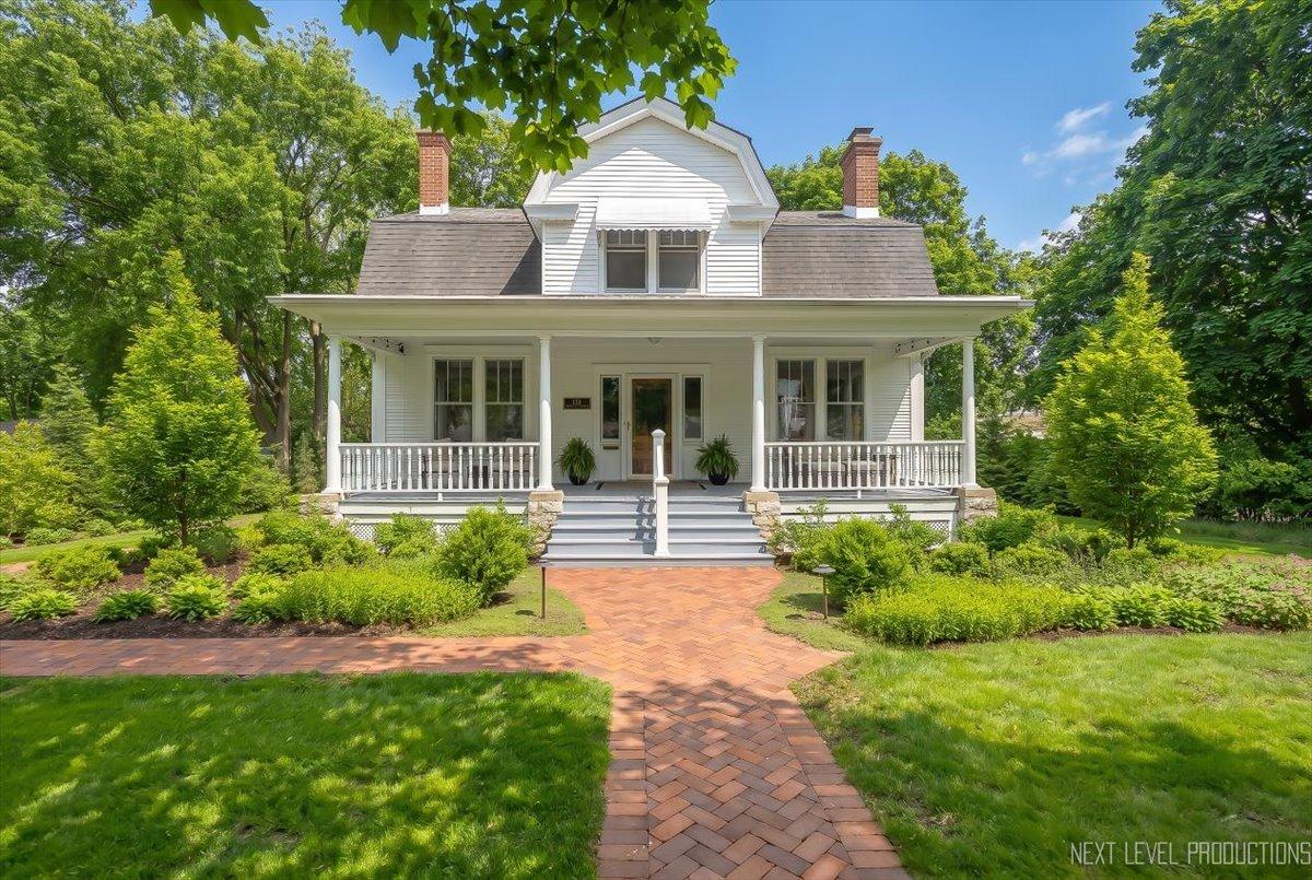 132 S Wright St., Naperville, IL 60540