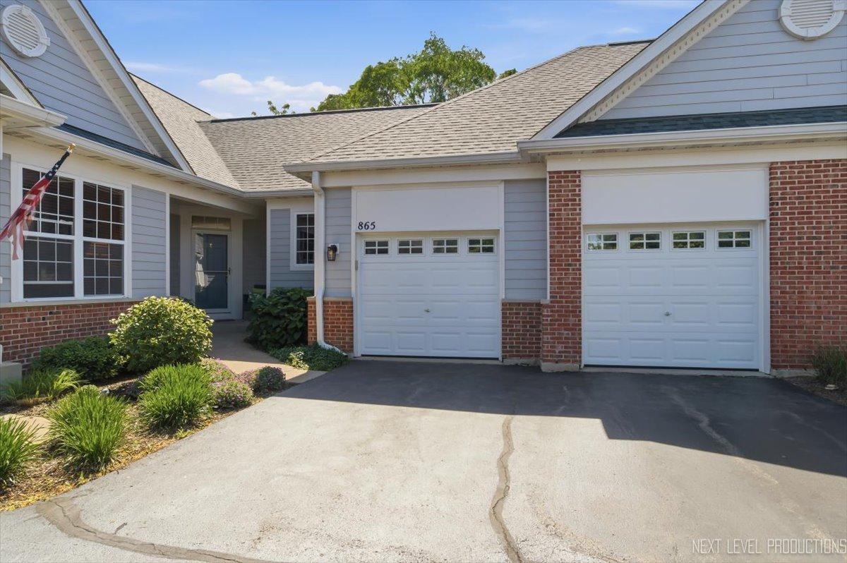 865 Cambridge Dr., Batavia, IL 60510