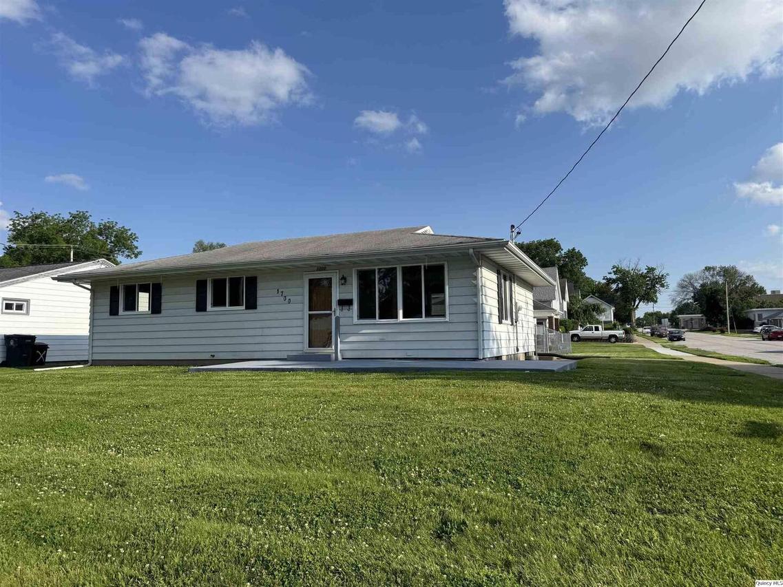 1700 Washington, Quincy, IL 62301