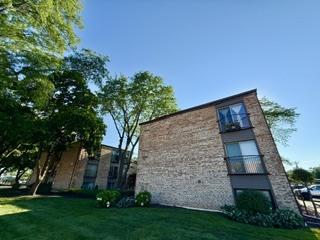 1930 Cherry Ln. #122, Northbrook, IL 60062
