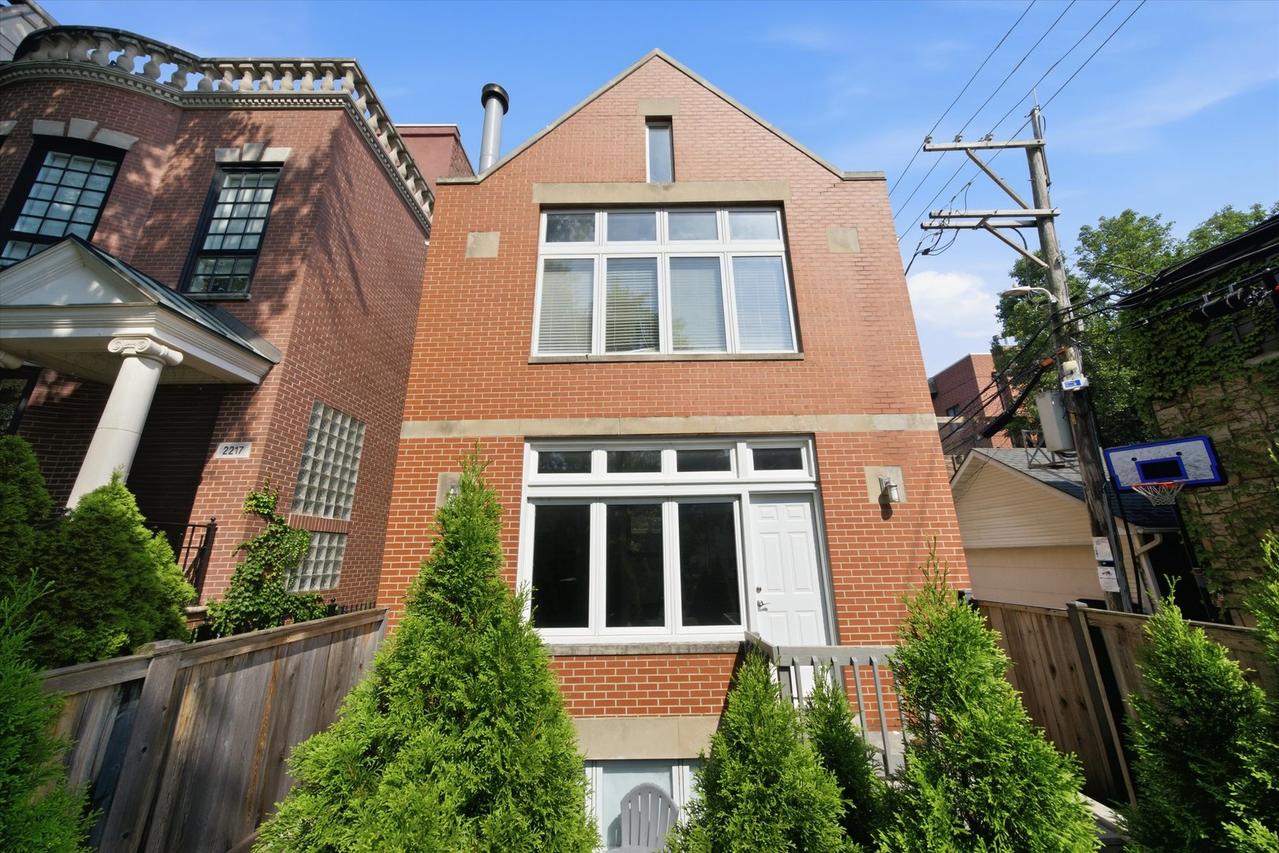 2215 N Wayne Ave. #A, Chicago, IL 60614