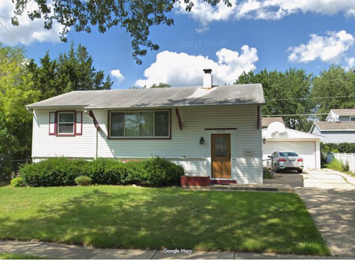 1918 Bristol Cir., Carpentersville, IL 60110