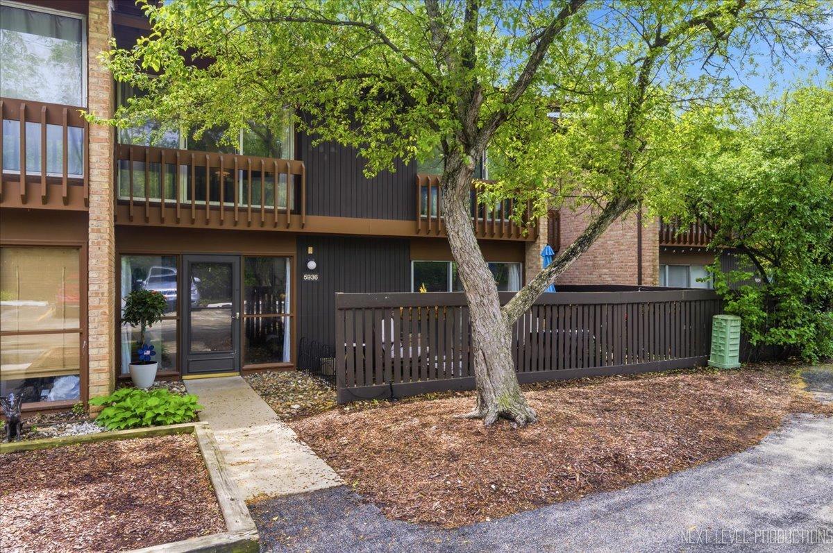 5936 Greenview Rd., Lisle, IL 60532