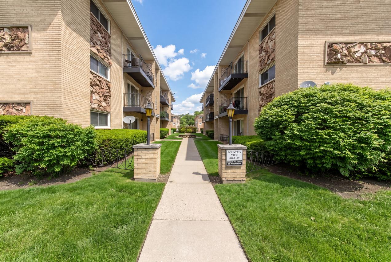 6811 N Olmsted Ave. #106, Chicago, IL 60631