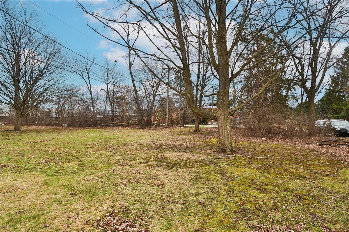 Prague Ave., Buffalo Grove, IL 60089